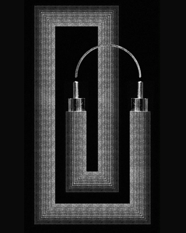 Matthias Gubler, fffound#22.04 - Video loop in black and white | blackprint gallery